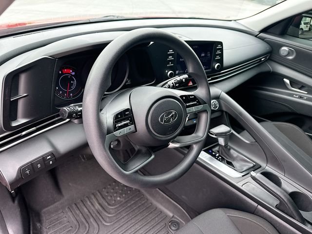 Certified Used 2022 Scarlet Red Pearl Hyundai SE image 9