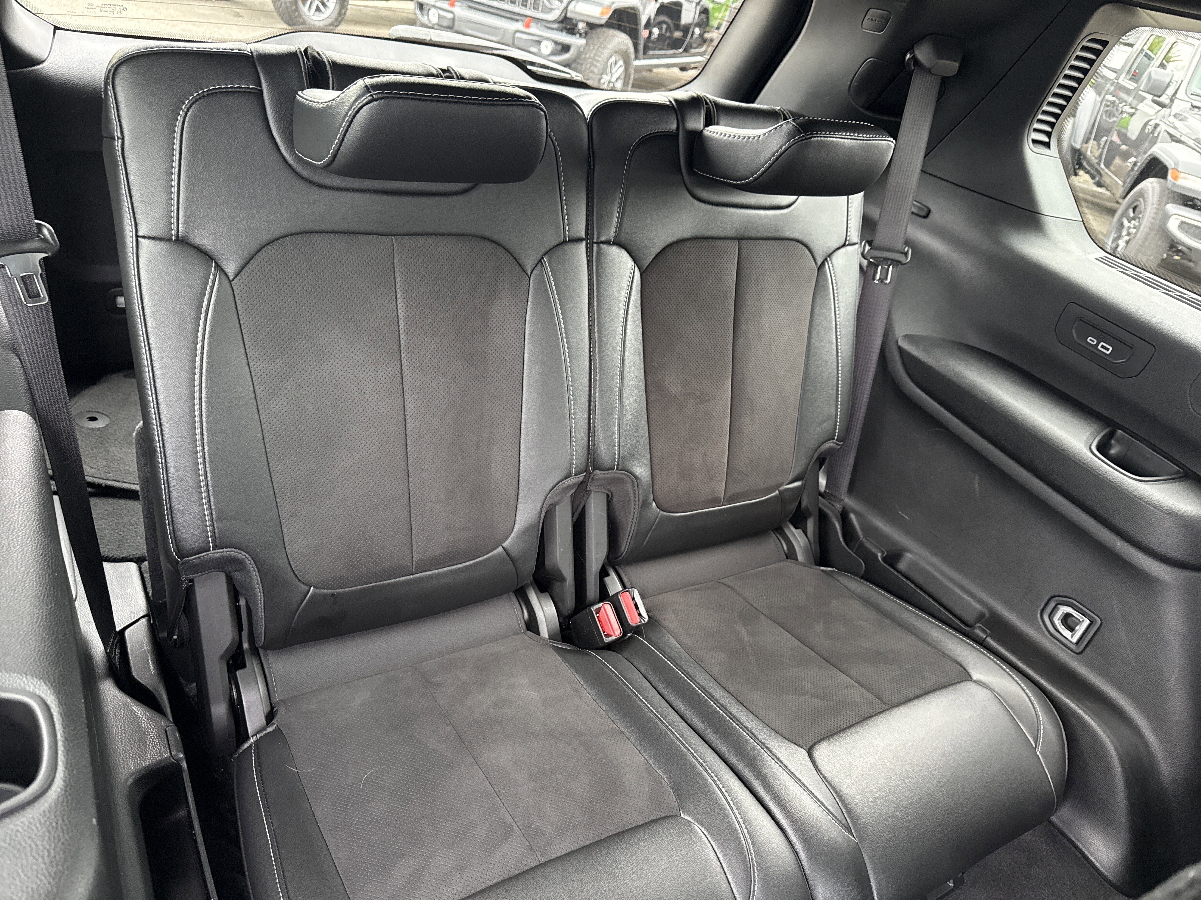 Used 2024 Velvet Red Pearlcoat Jeep Altitude image 17