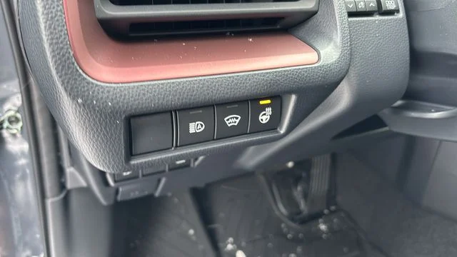 2026 Toyota Prius Plug-in Hybrid SE - Photo 13