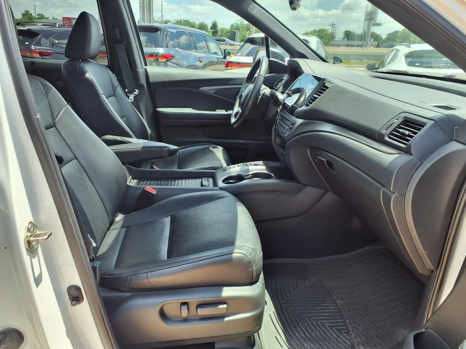Used 2020 White Honda EX-L image 18