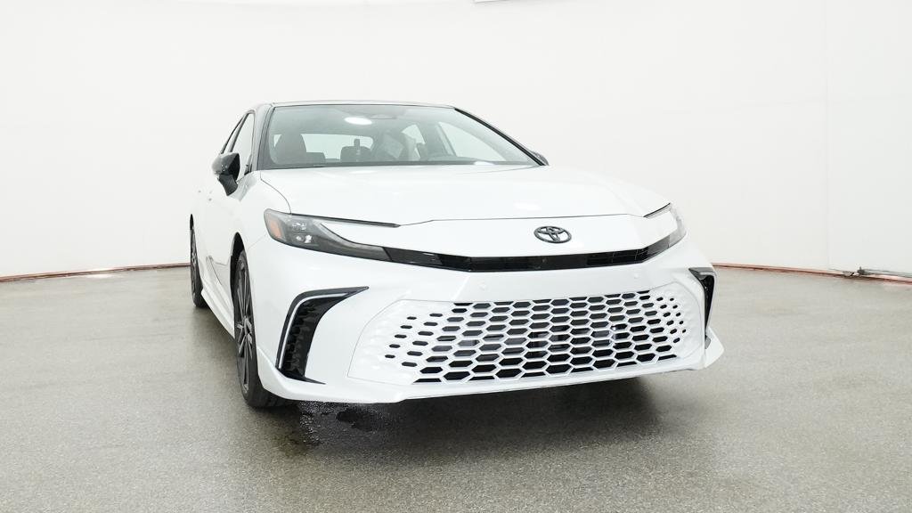 New 2026 Wind Chill Pearl with Midnight Black Metallic roof Toyota XSE image 7