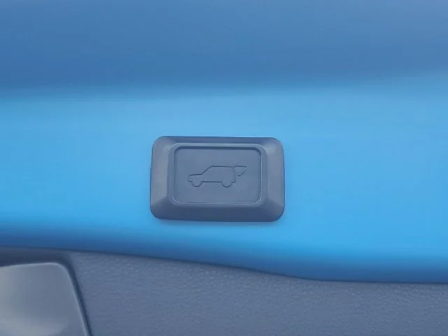 Used 2019 Blue Flame Toyota Adventure image 34