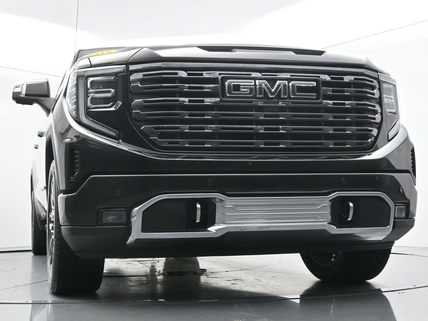 Used 2025 Onyx Black GMC Denali Ultimate image 49