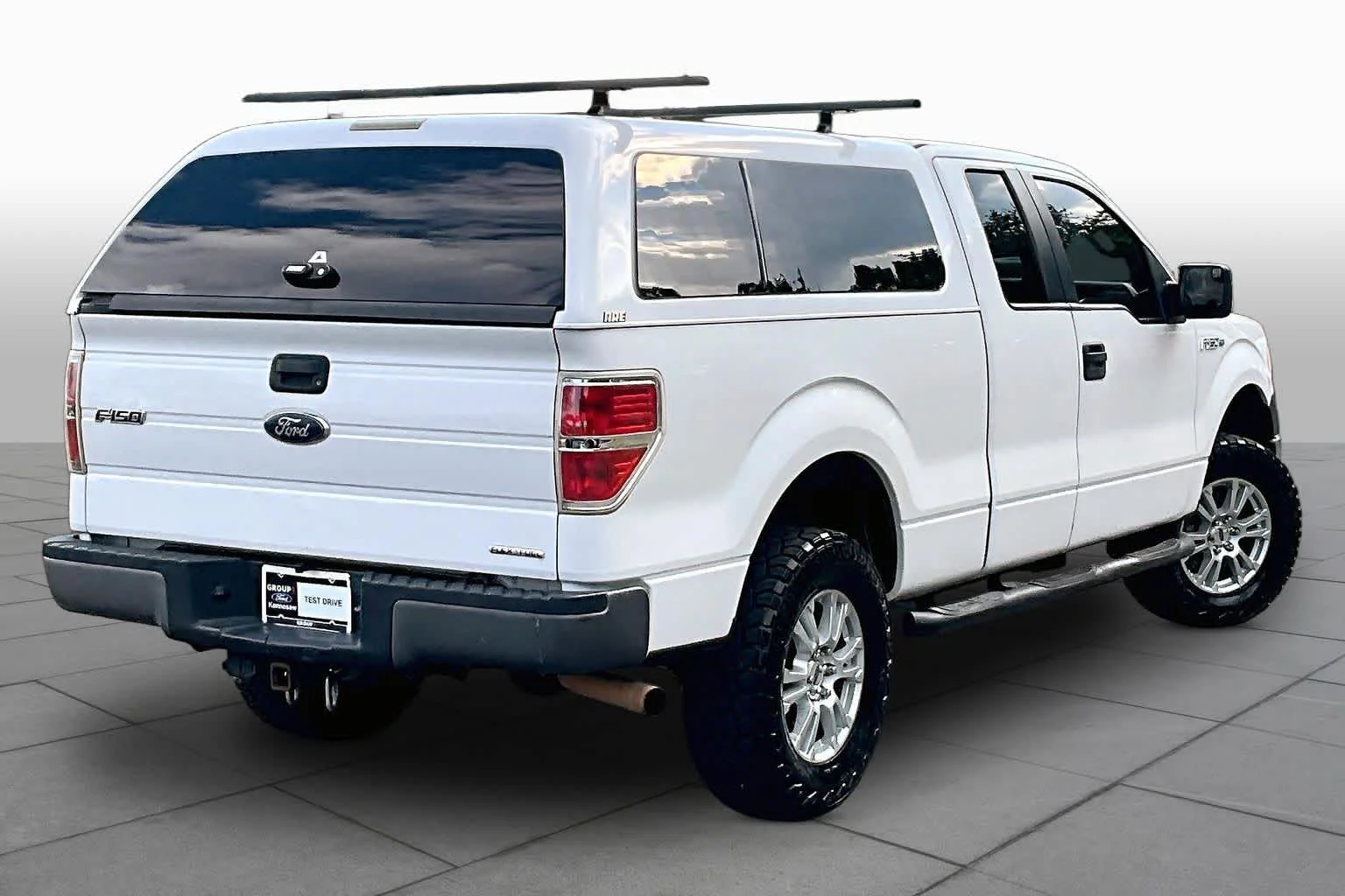 Used 2014 Oxford White Ford XL image 12