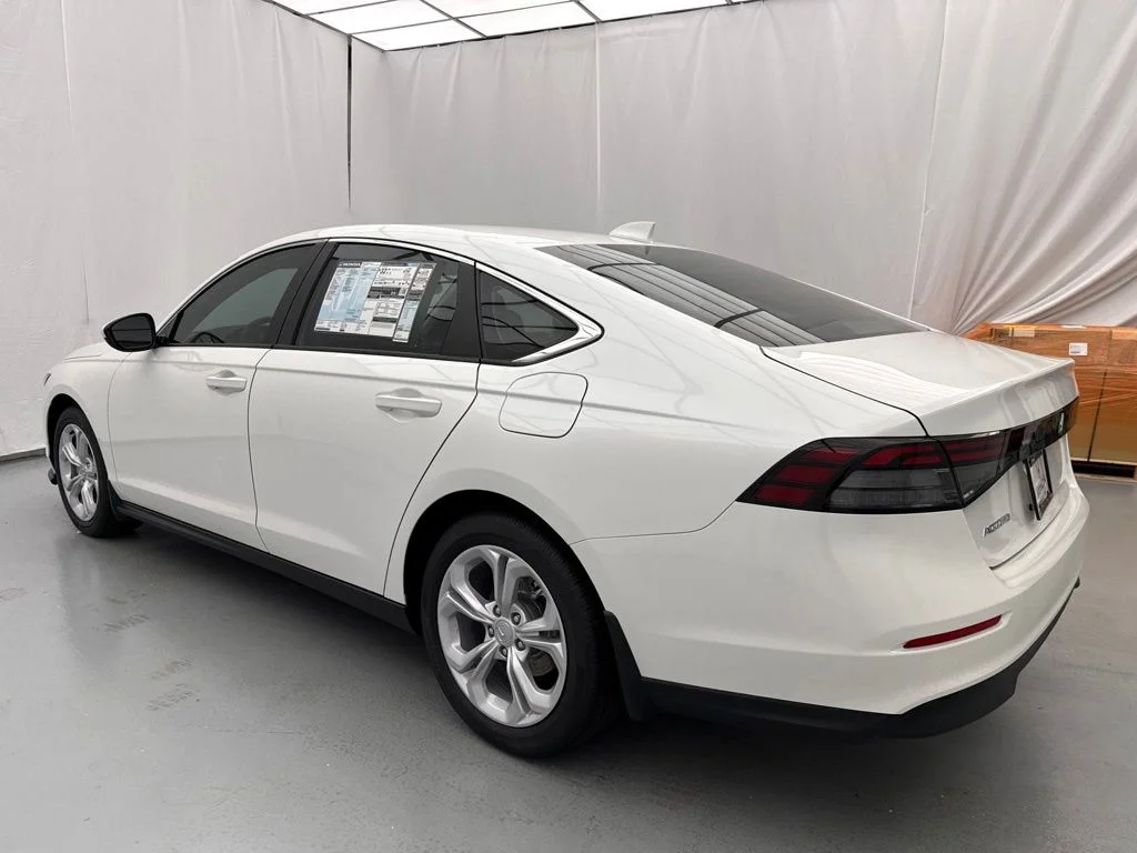 New 2026 Platinum White Pearl Honda LX image 5