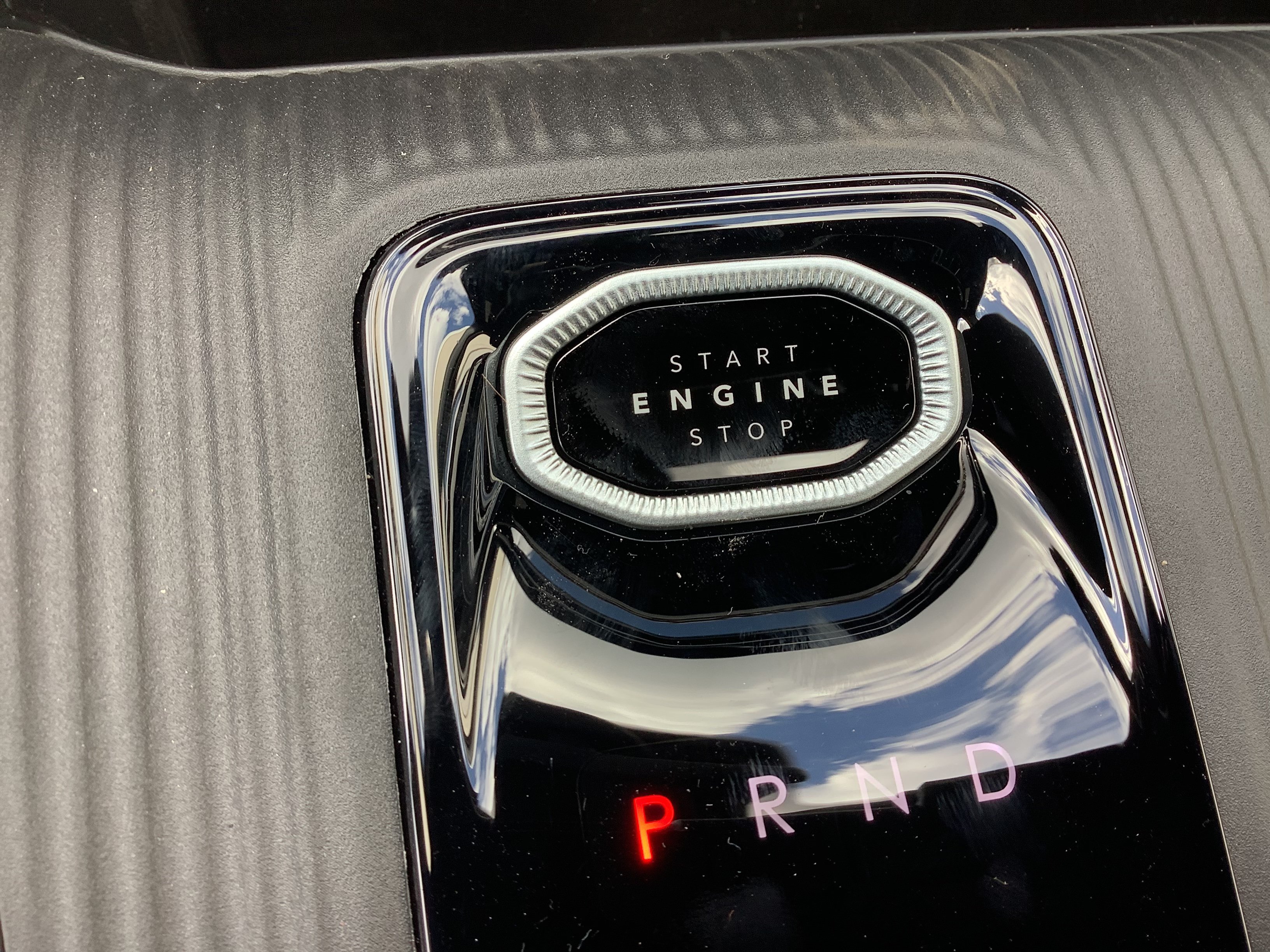New 2026 Bright White Clear-Coat Exterior Paint Jeep Limited image 17