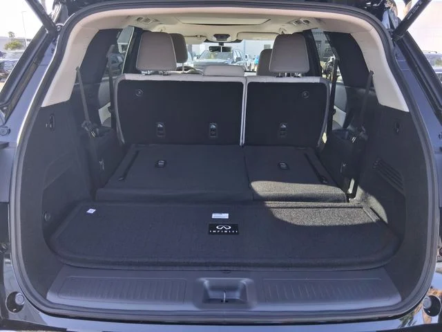 New 2027 MINERAL BLACK INFINITI Luxe FWD image 6