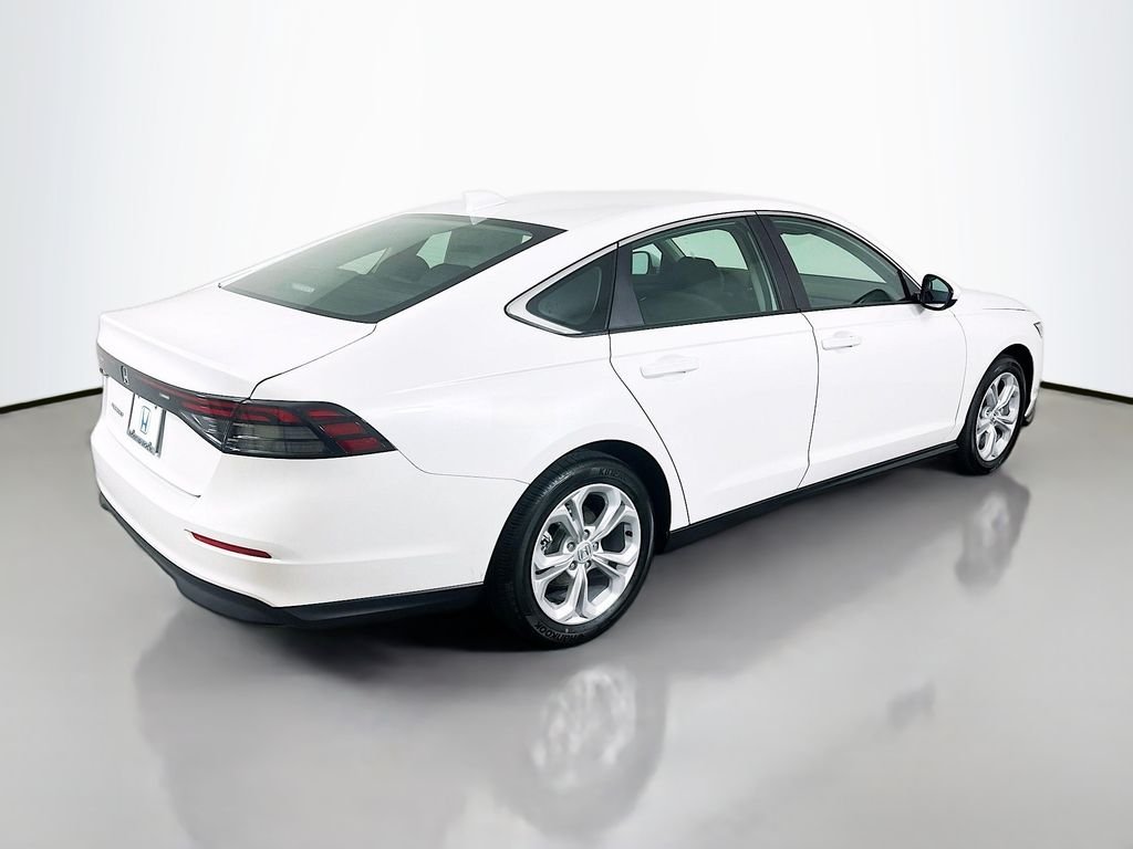 New 2026 Platinum White Pearl Honda LX image 5