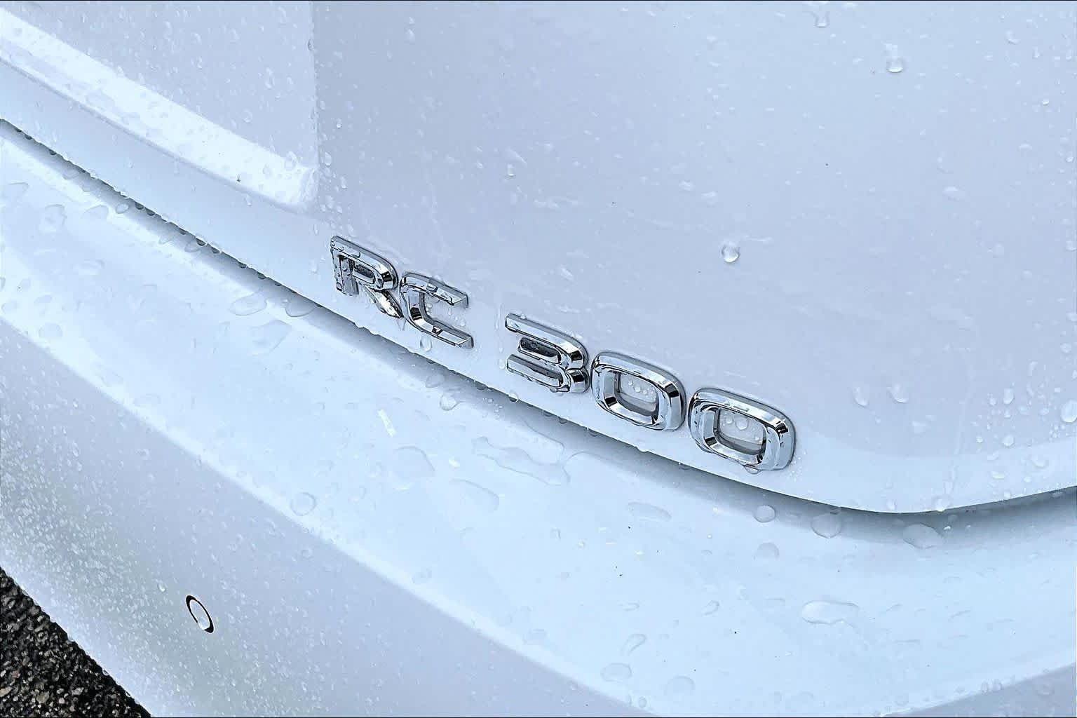 Used 2021 Ultra White Lexus F SPORT image 10