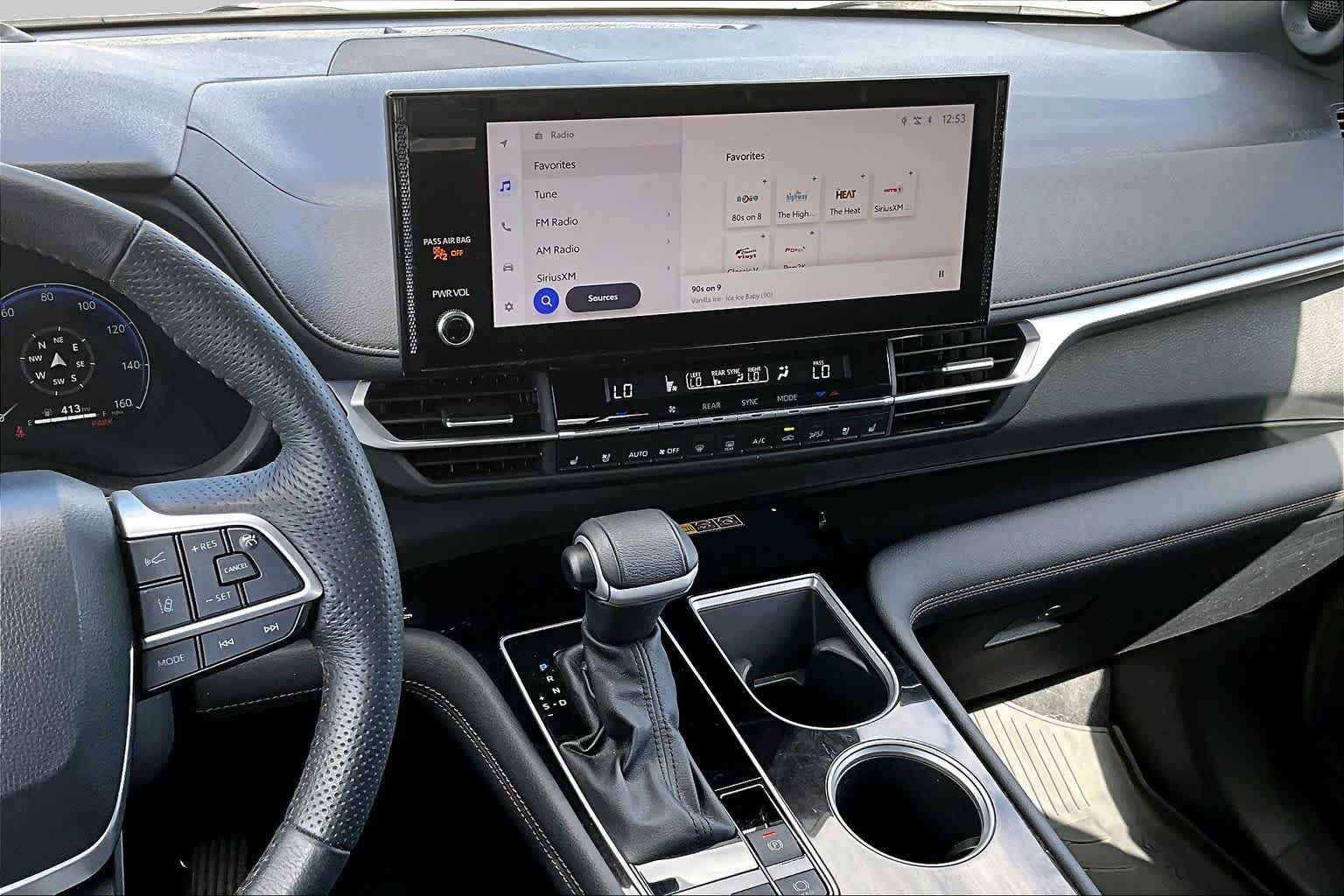 Used 2025 Wind Chill Pearl Toyota Platinum image 5