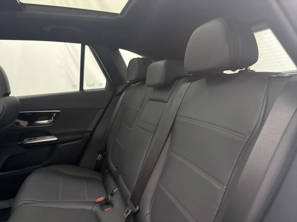 Used 2026 White Mercedes-Benz GLC 300 image 18