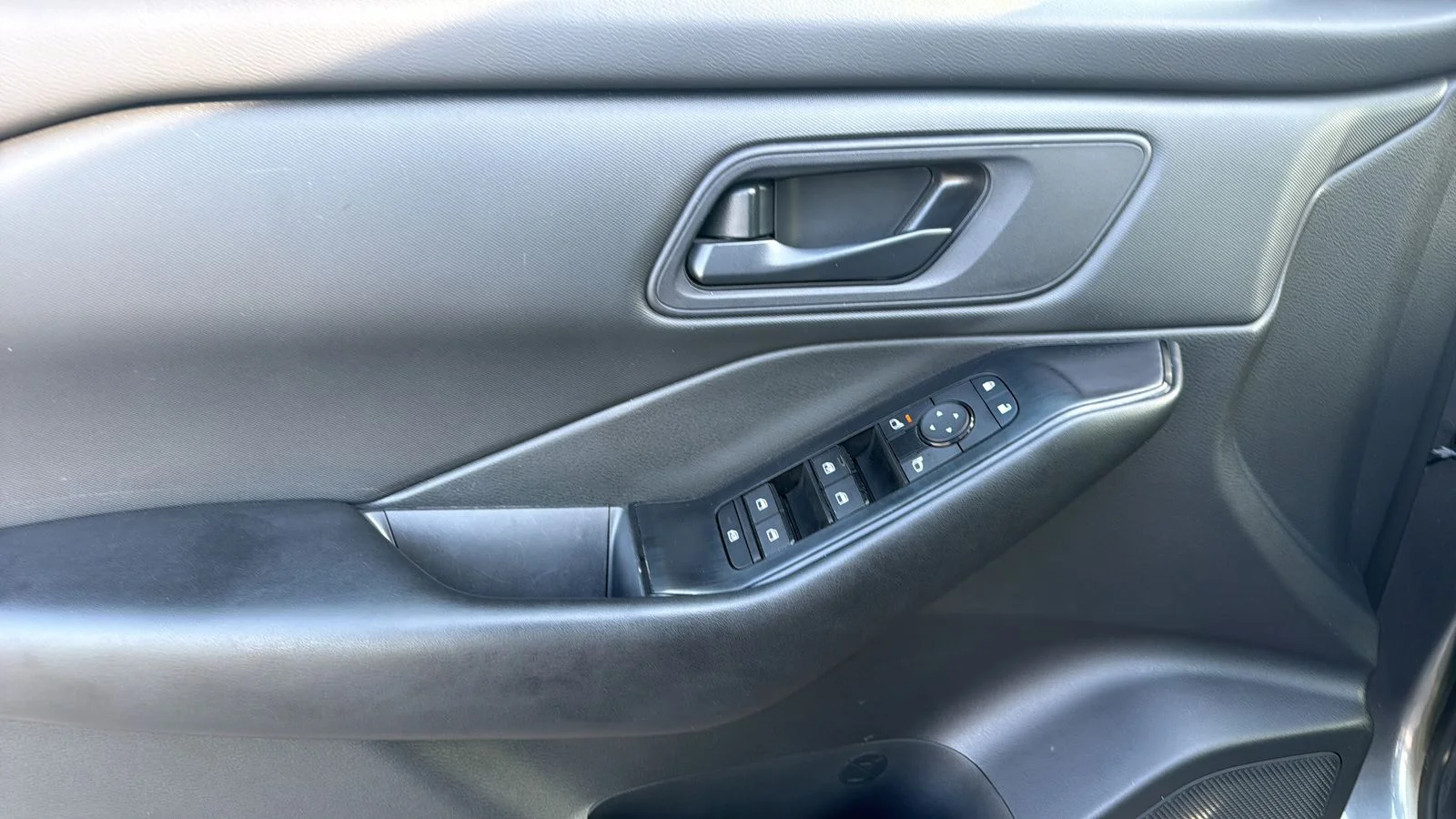 Used 2024 Gray Nissan S image 11