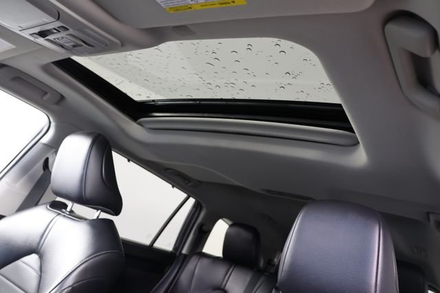 2022 Toyota Highlander XLE - Photo 18