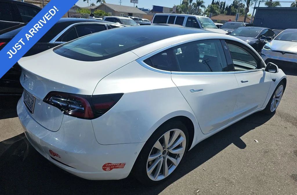 Used 2018 Pearl White Multi-Coat Tesla Long Range image 3