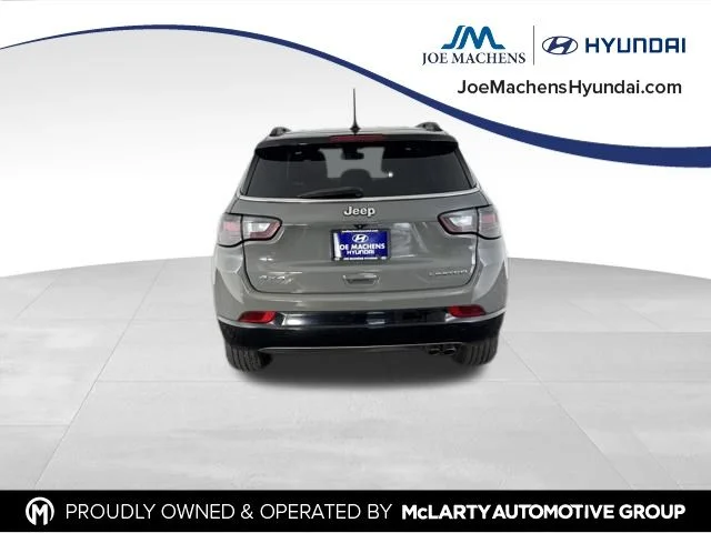 Used 2022 Gray Jeep Limited image 7