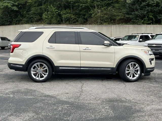 Used 2018 Silver Ford Limited image 2