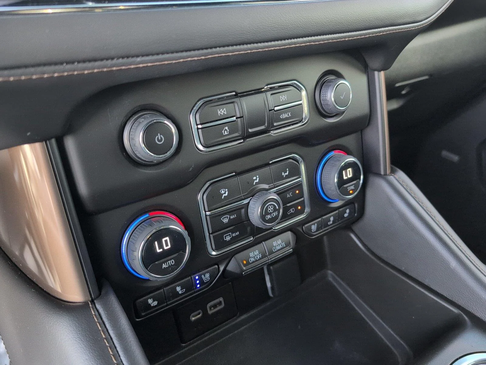Used 2023 Black Chevrolet High Country image 19