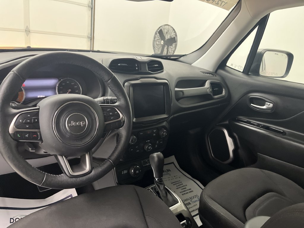 Used 2022 Black Jeep Latitude image 14