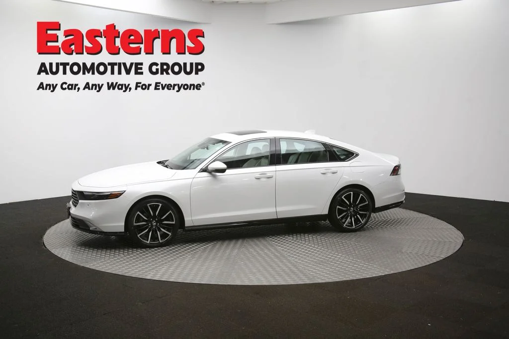 Used 2024 White Honda Touring image 56