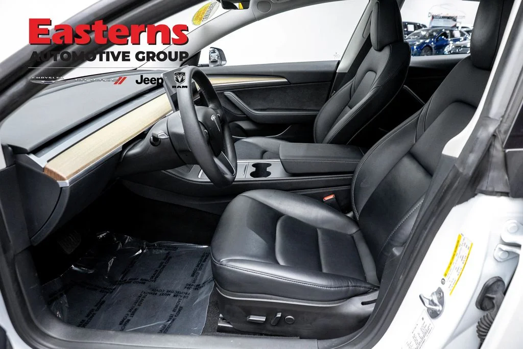 Used 2023 White Tesla Base image 14