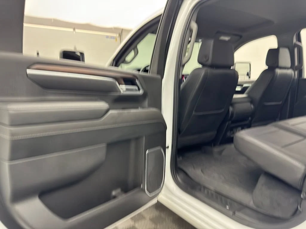 Used 2025 Summit White GMC SLT image 38