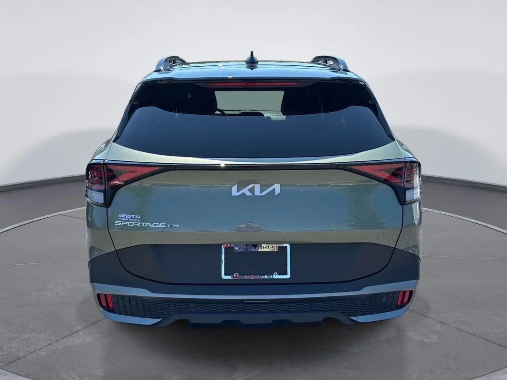 Used 2024 Green Kia X-Pro Prestige image 6