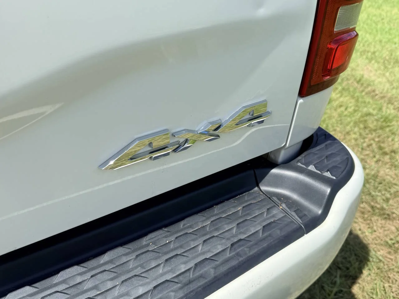 Used 2019 White RAM Limited 4x4 4dr Crew Cab 6.3 ft. SB Pickup image 10