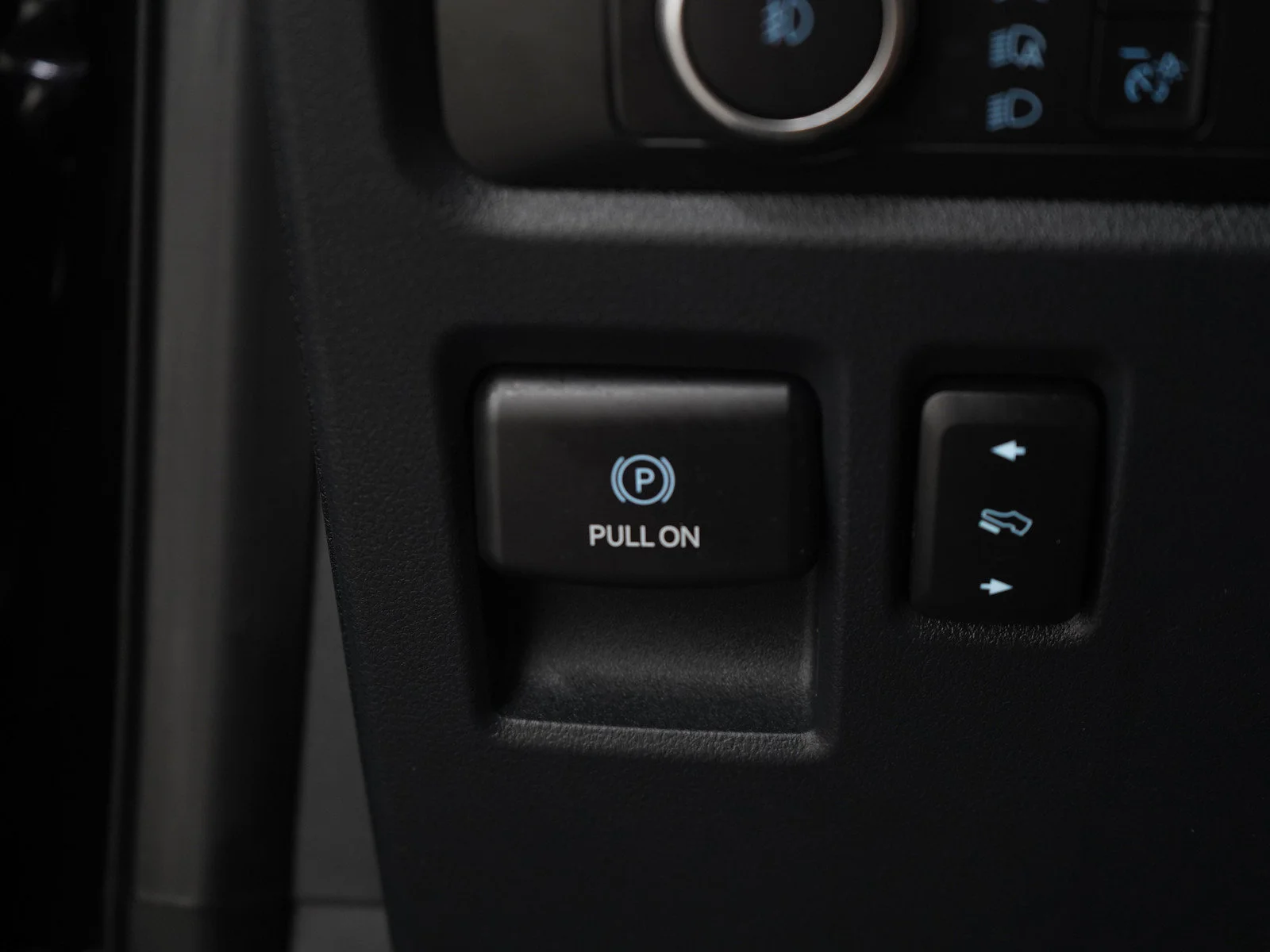 Used 2022 Black Metallic Ford Limited image 28