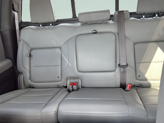 2024 GMC Sierra 1500 SLT - Photo 24
