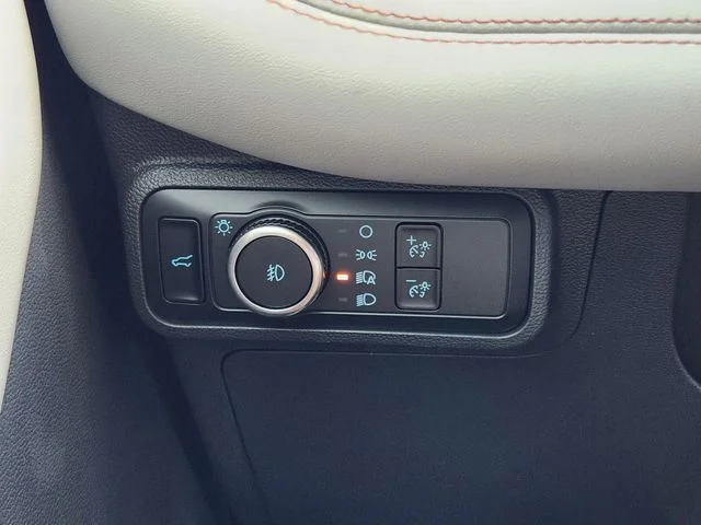 New 2026 Star White Metallic Tri-Coat Ford Active image 22