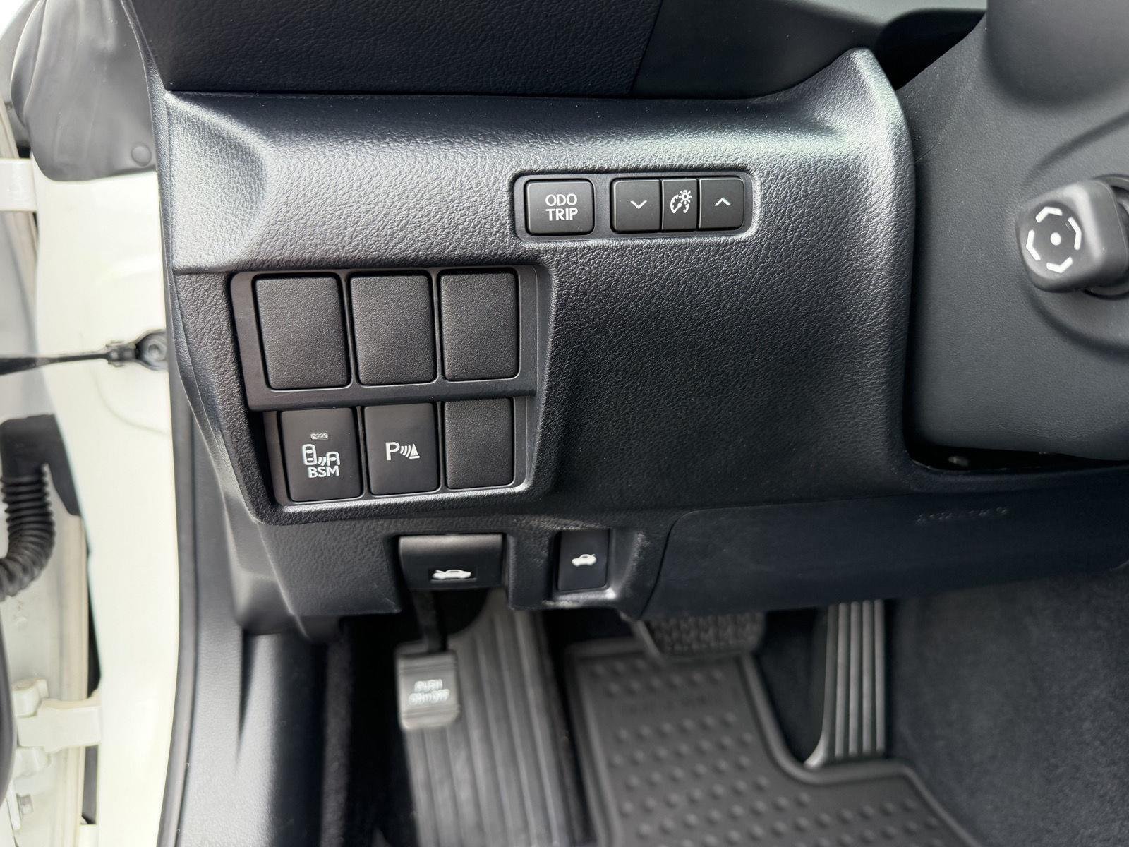 Used 2015 Starfire Pearl Lexus RWD image 14