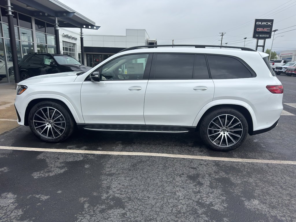 New 2026 MANUFAKTUR Moonlight White Metallic Mercedes-Benz GLS 580 image 21