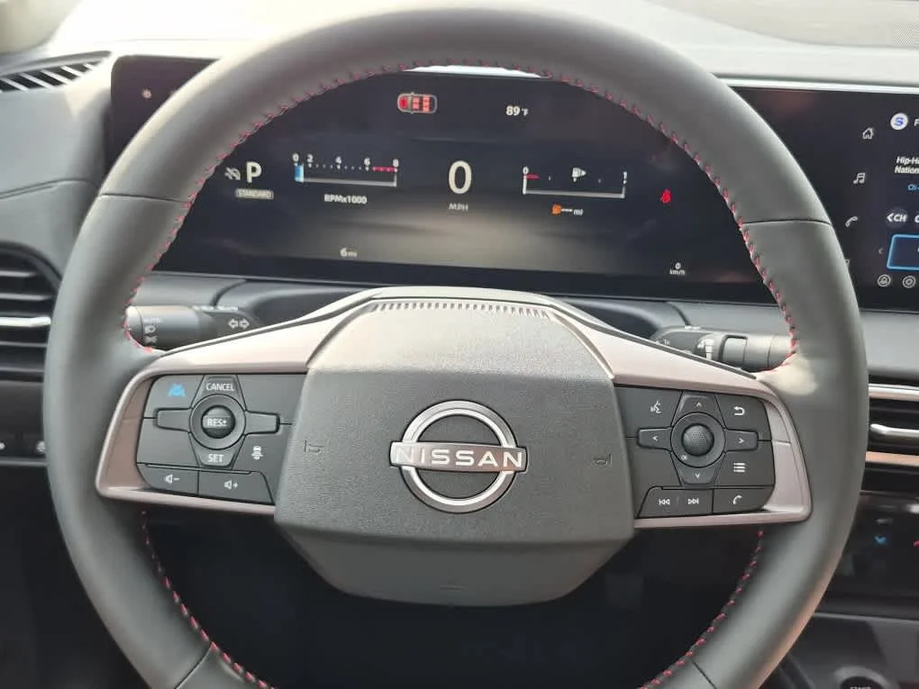 New 2027 Aspen White Tricoat/Super Black Nissan SR image 16