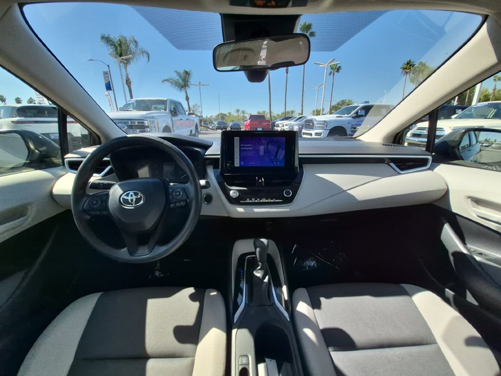 Used 2025  Toyota LE image 27