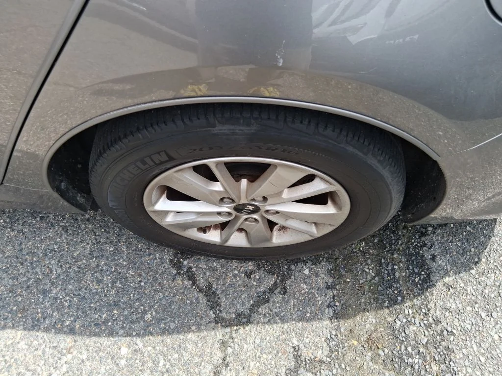 Used 2017 Silver Kia LX image 10