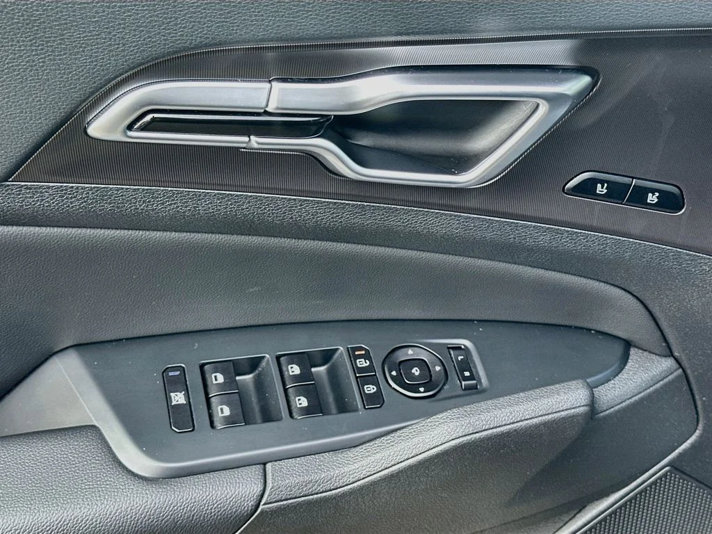 Certified Used 2026 Gray Kia SX image 18