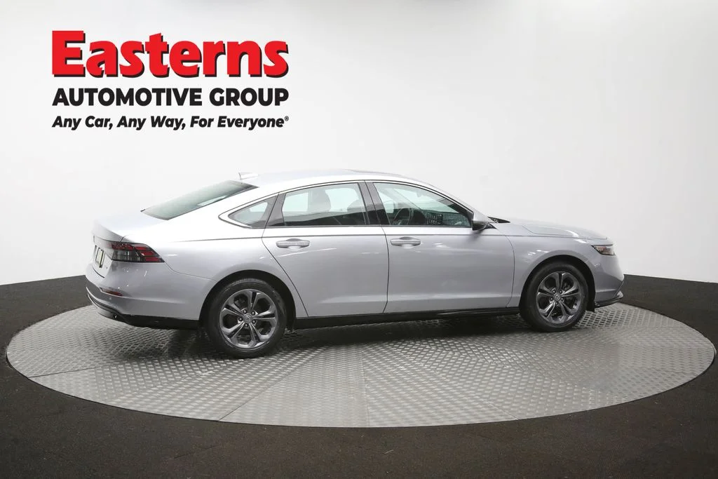 Used 2025 Silver Honda EX-L image 39