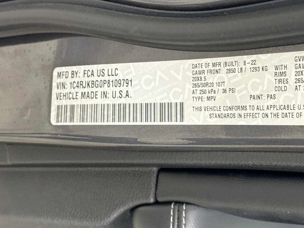 Used 2023 Gray Jeep Limited image 33