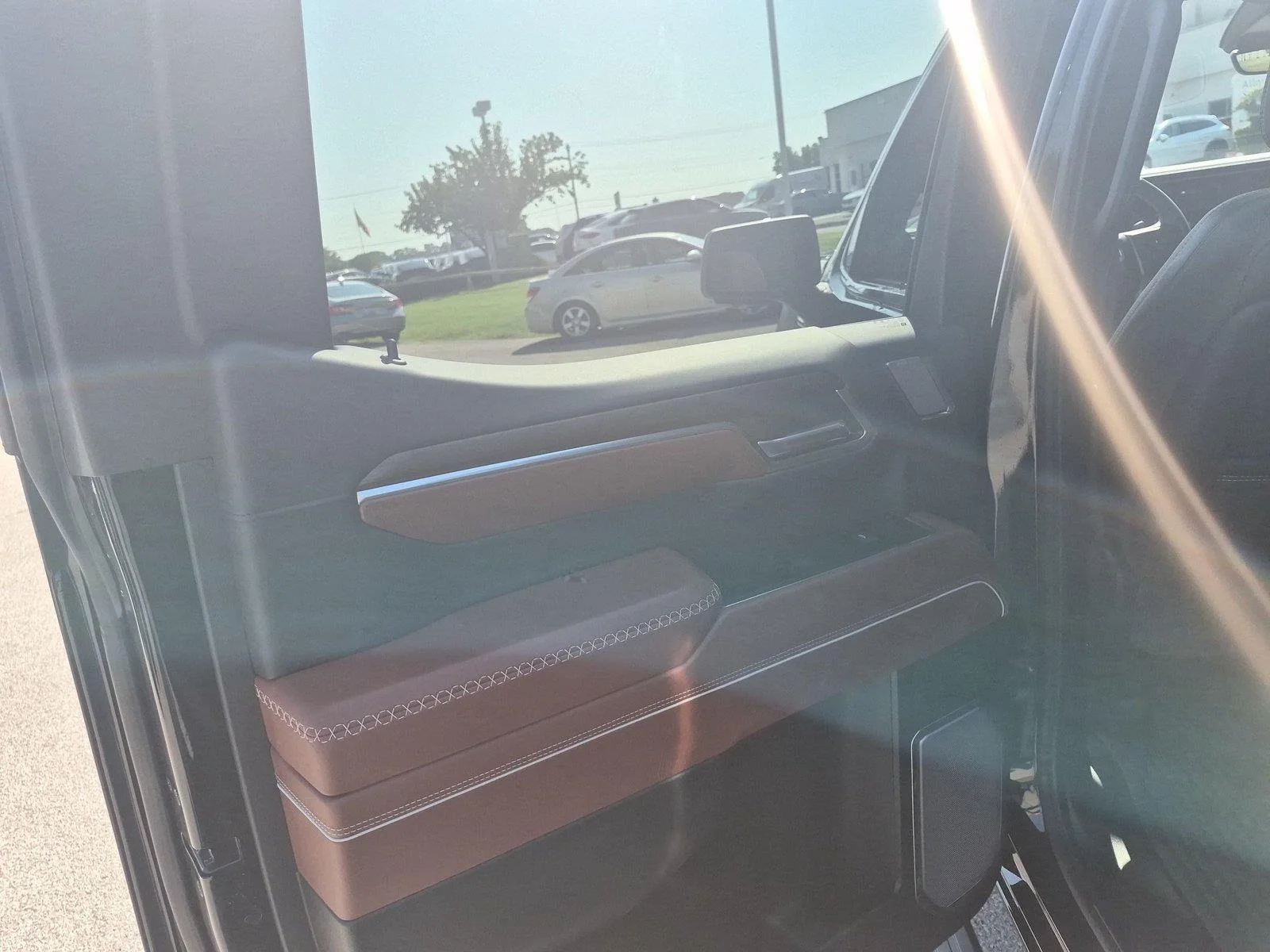 Used 2026 Onyx Black GMC Denali Ultimate image 32