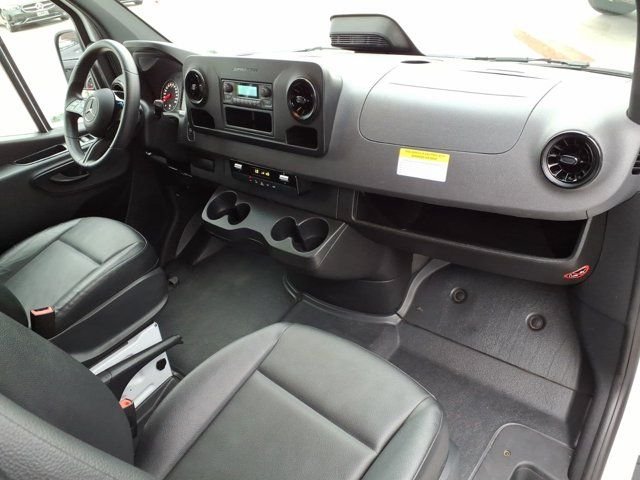 Used 2025 Arctic White Mercedes-Benz M2CA4S image 16