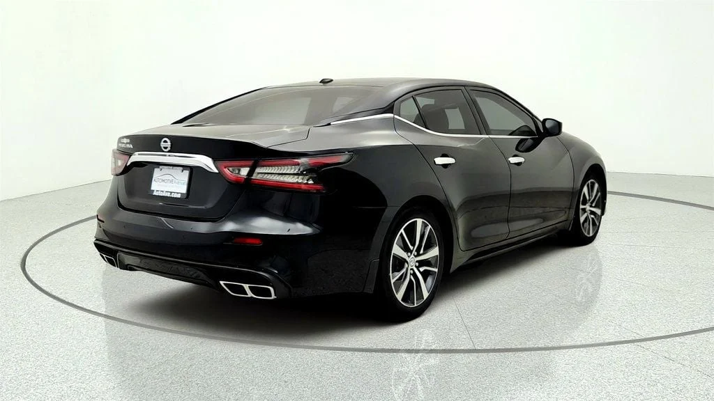 Used 2020 Super Black Nissan S 3.5L image 5