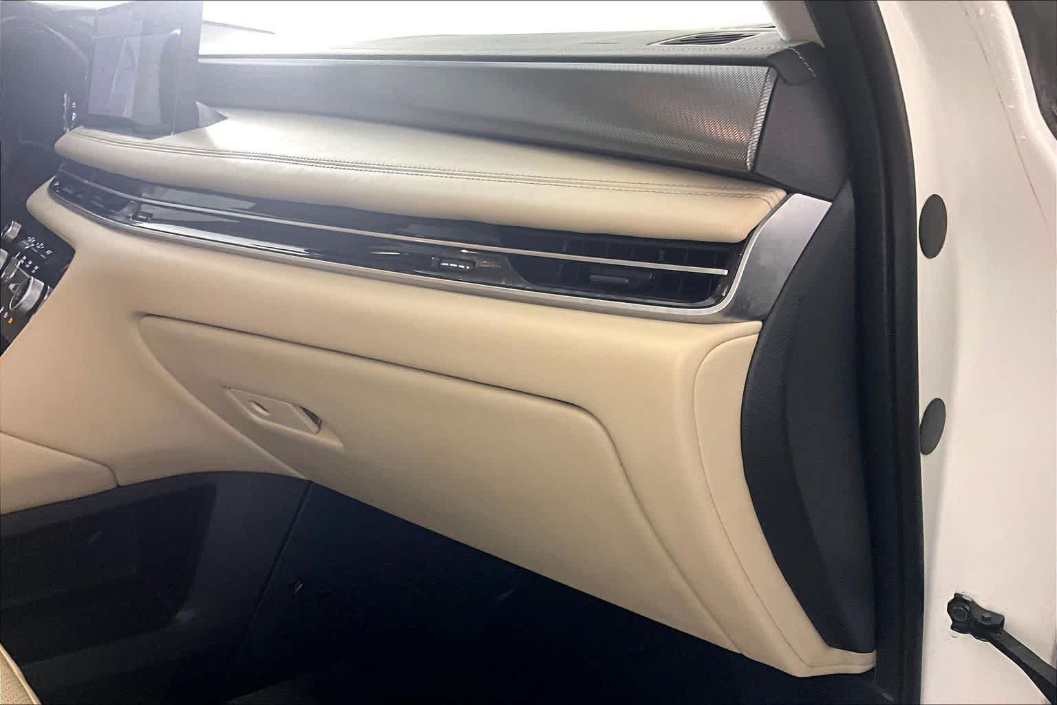 Used 2023 Majestic White INFINITI LUXE image 17