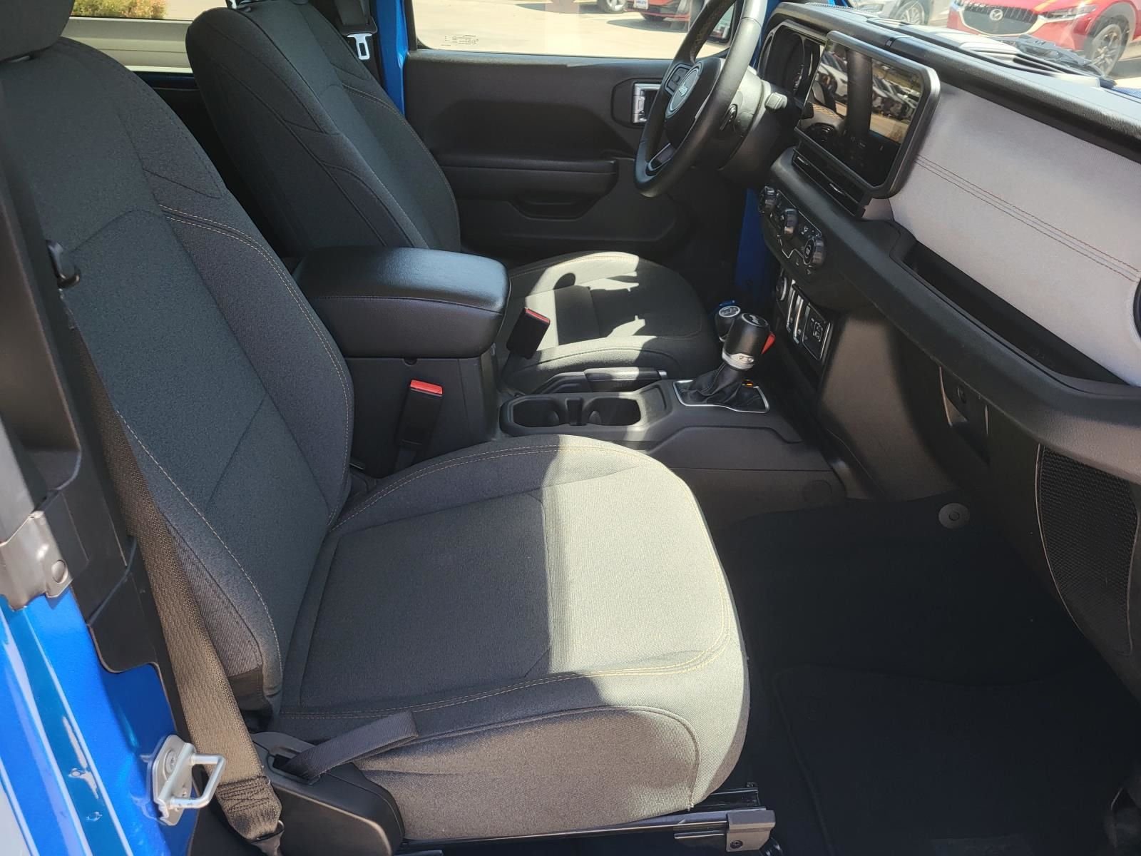 Used 2024 Hydro Blue Pearl Coat Jeep Sport S image 10