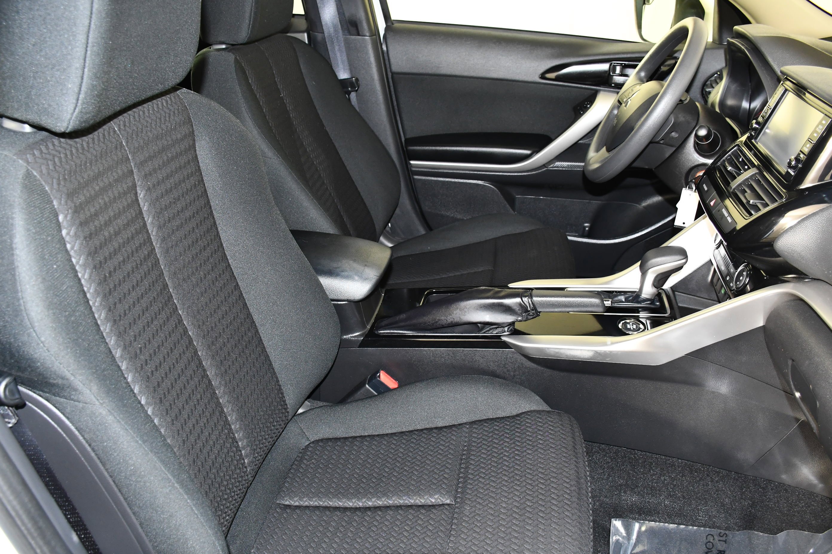Certified Used 2024 White Diamond Mitsubishi ES image 41