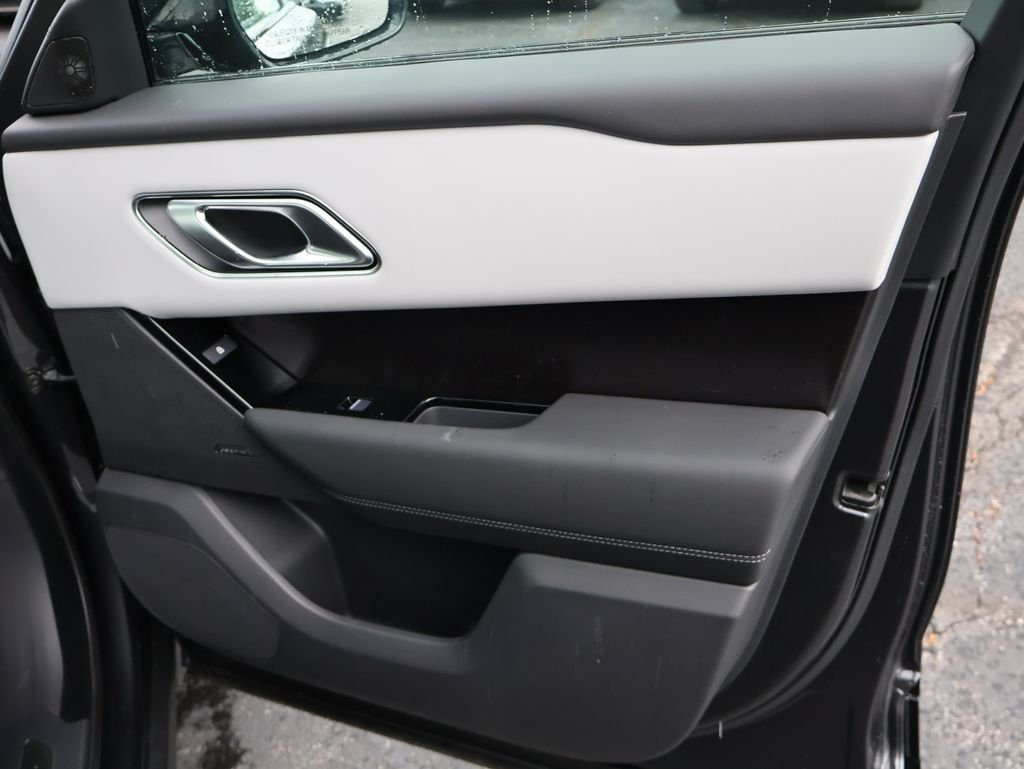 New 2026 Carpathian Grey Land Rover  image 11