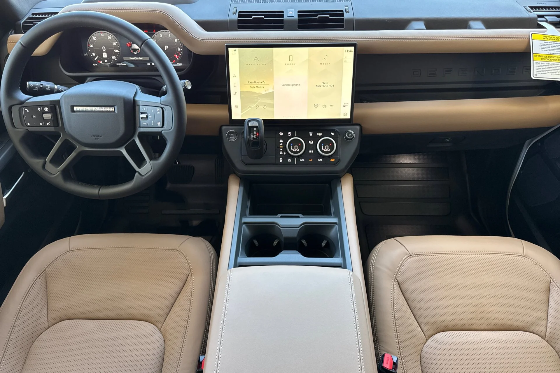 New 2026 FUJI WHITE Land Rover X-Dynamic SE image 3