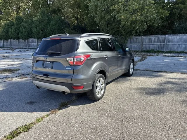 Used 2017 Shadow Black Ford SE image 13