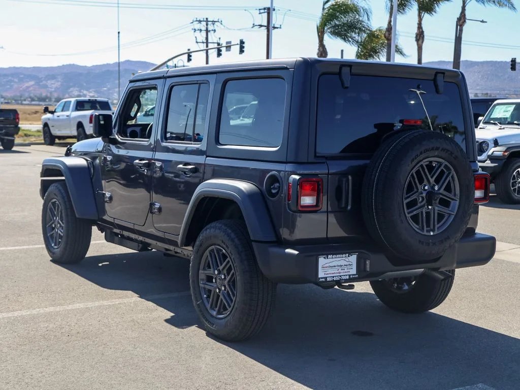 New 2026 Granite Crystal Metallic Clear-Coat Exterior Paint Jeep Sport S image 6