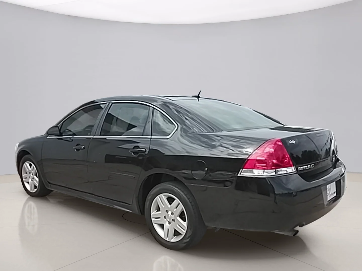 Used 2015 Black Chevrolet LT image 3