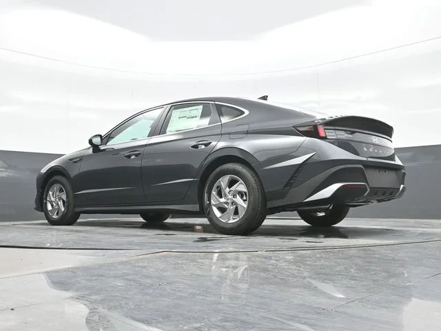 New 2026 Gray Hyundai SE image 19